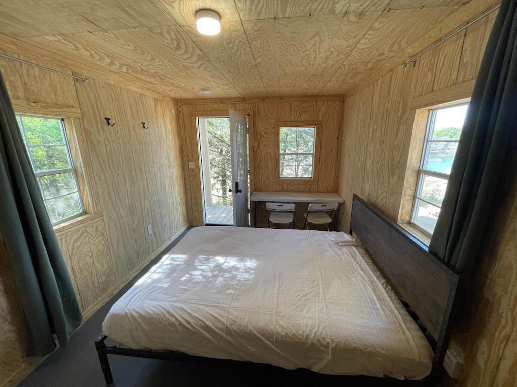 Reflection Cabin On Lake Godstone Villa Jacksboro Exterior photo