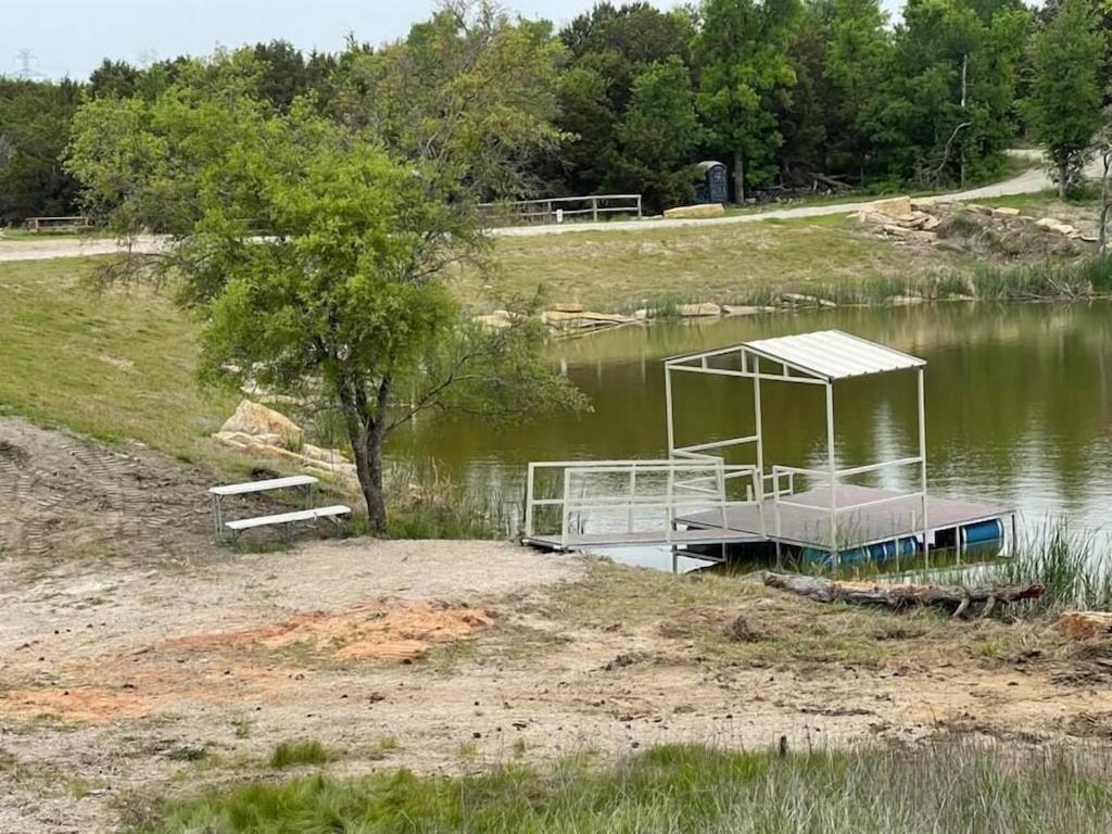 Reflection Cabin On Lake Godstone Villa Jacksboro Exterior photo